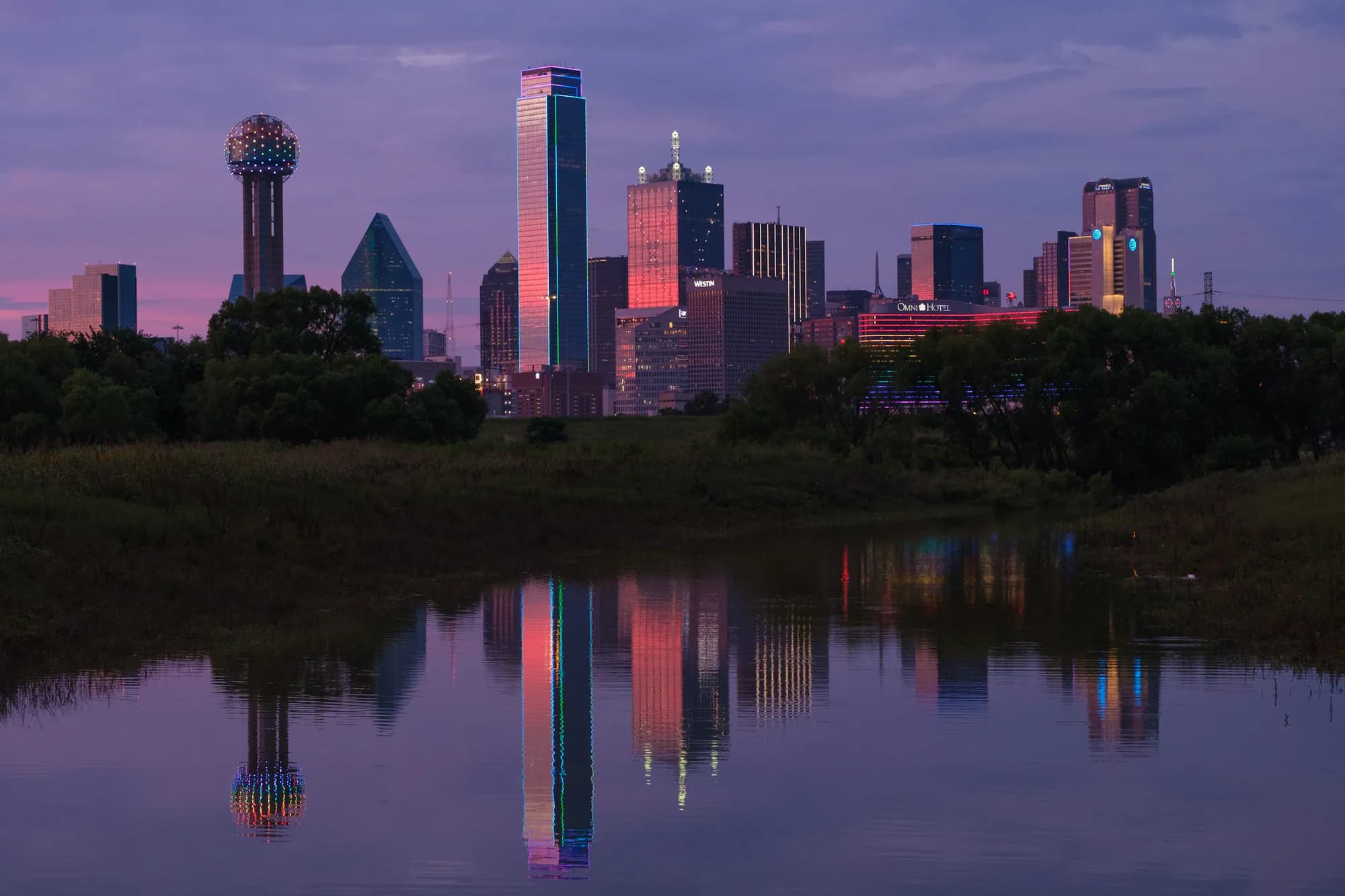 Dallas, Texas downtown skyline at dusk